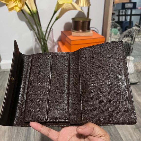 Authentic LV wallet - Picture 8 of 12